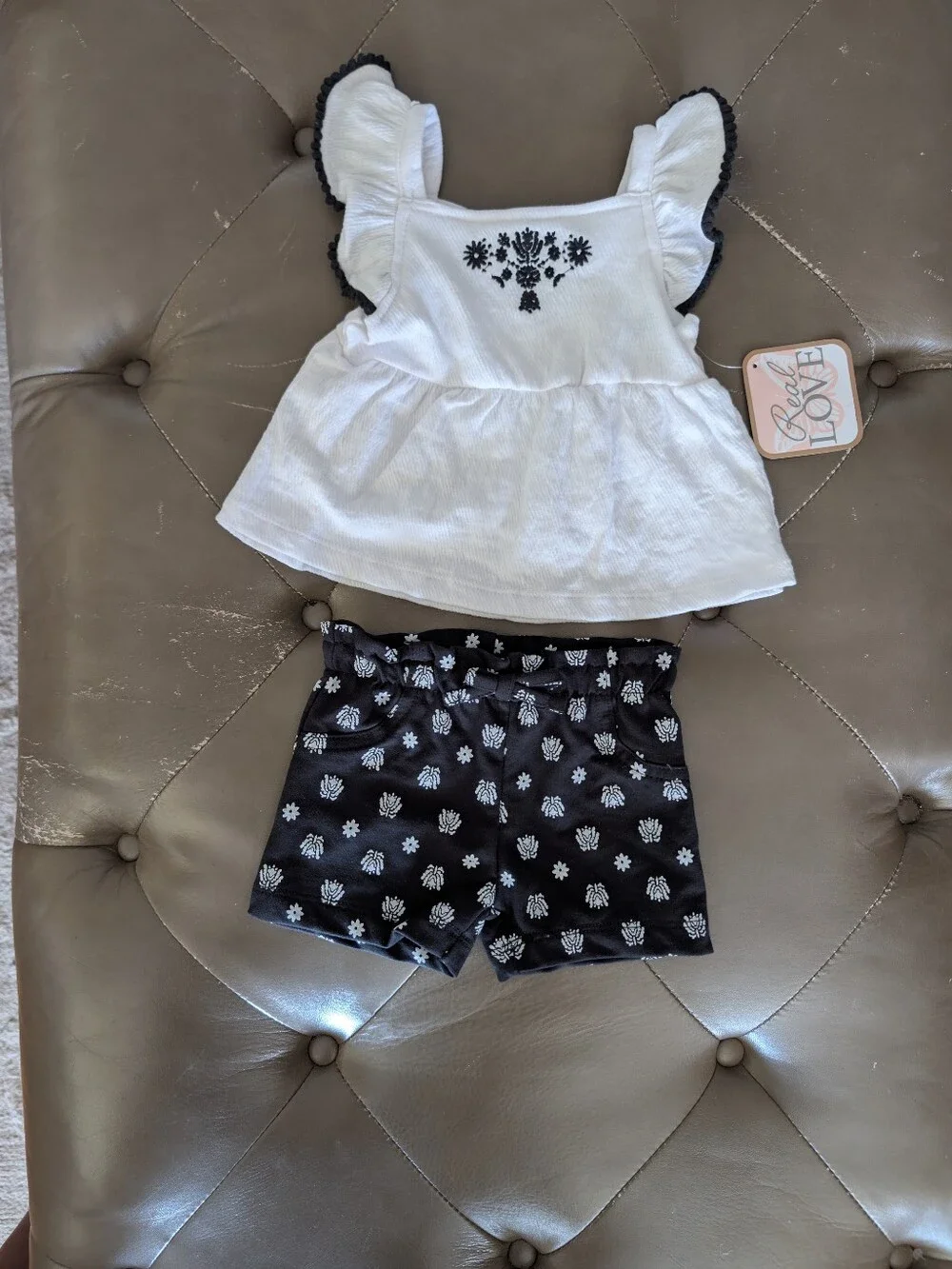 Baby Girl 2 Piece Short Set Size 0-3 Mos